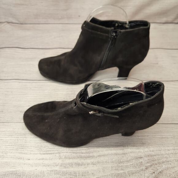 Aerosoles Black Suede Heeled Bootie, Side Zip, 3" Heel, Size 8 - Picture 3 of 16